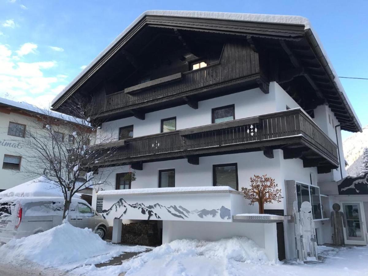 Ferienwohnung Galerie Kaiser Mayrhofen Exterior foto