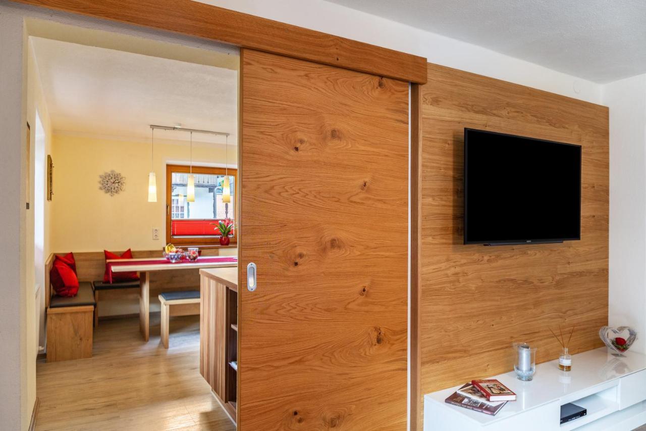 Ferienwohnung Galerie Kaiser Mayrhofen Exterior foto