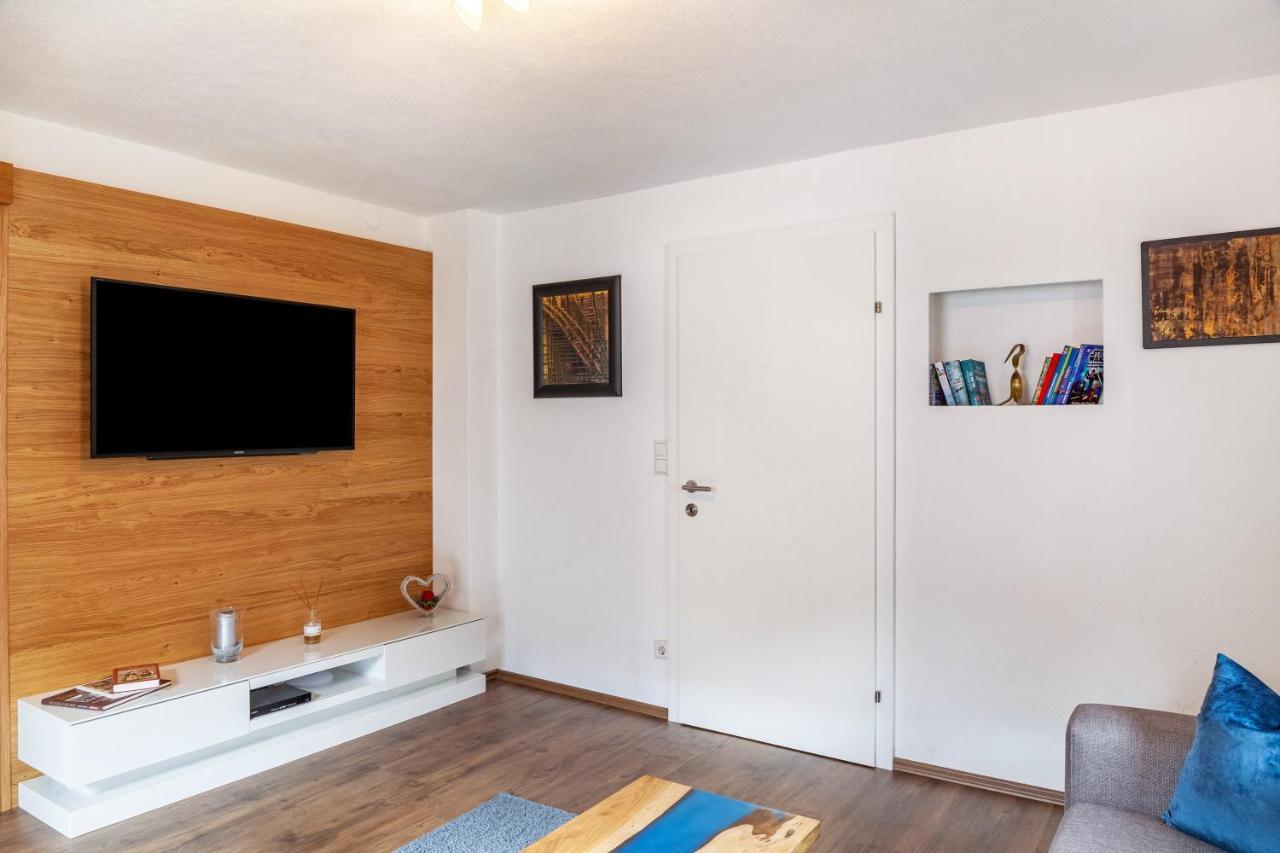 Ferienwohnung Galerie Kaiser Mayrhofen Exterior foto
