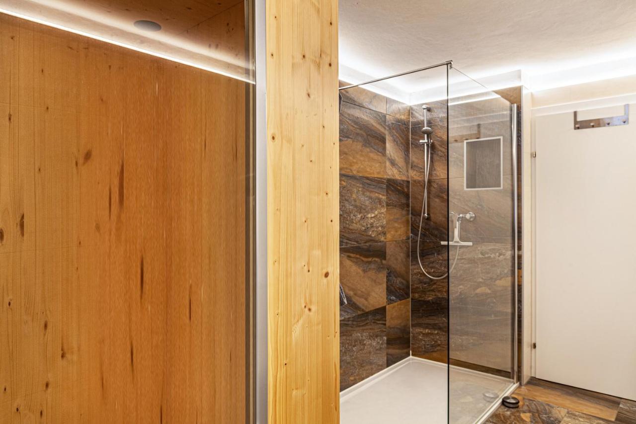 Ferienwohnung Galerie Kaiser Mayrhofen Exterior foto