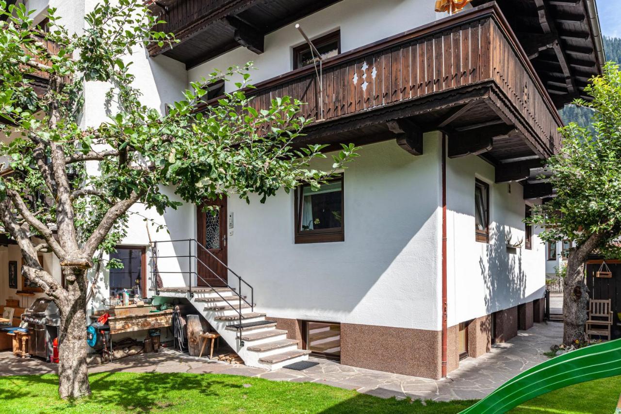 Ferienwohnung Galerie Kaiser Mayrhofen Exterior foto